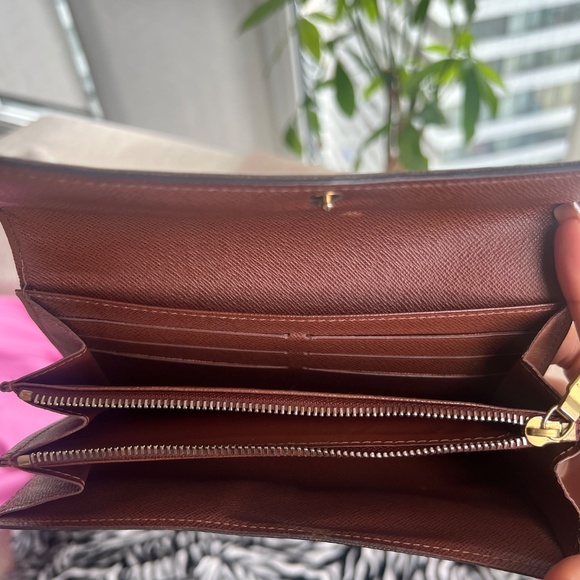 Louis Vuitton Wallet - Picture 3 of 3